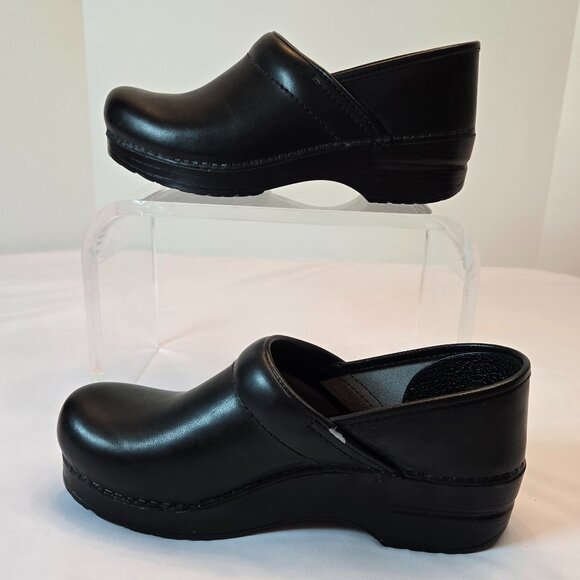 DANSKO Women's Professional Clog /Slip-On Sz: 7.5/38  Black - Picture 4 of 11